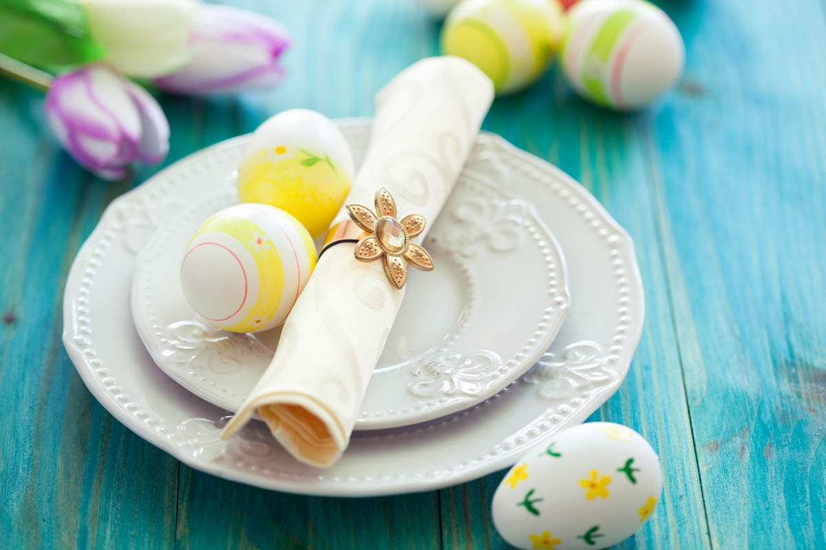Easter Table Settings and Decor