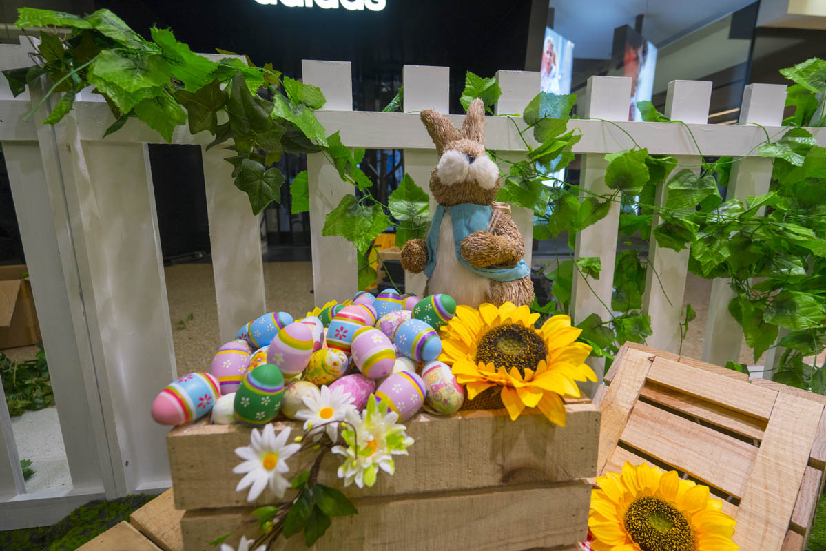 Easter Props and Themes